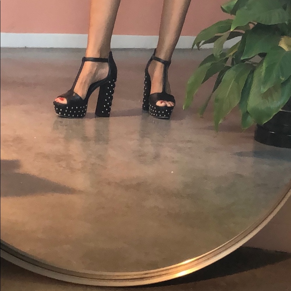 Studded platform